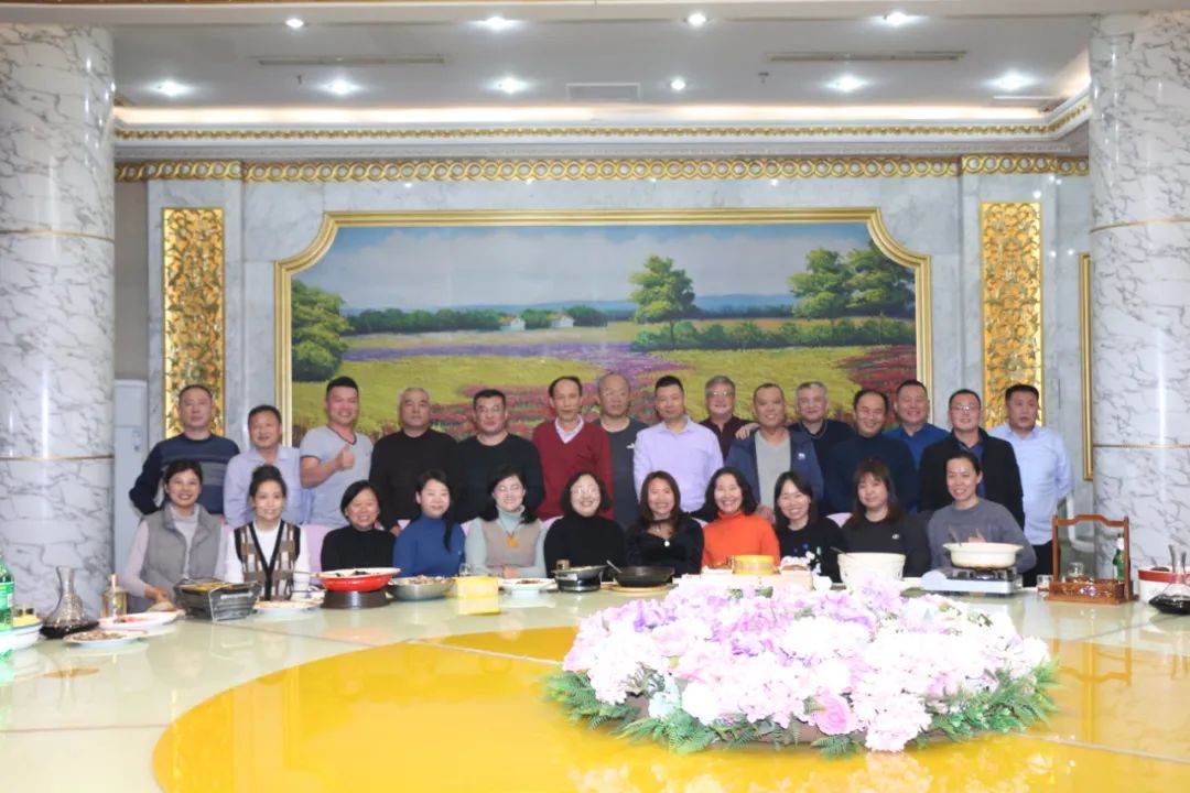 凝心聚力，續(xù)寫(xiě)華章——HXQC山東分公司2022年新年溝通會(huì)在皇家花園酒店隆重舉行